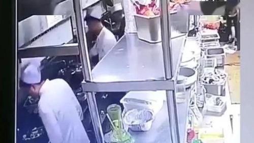 厨师爆料后厨视频,厨师亲曝真实后厨操作全过程  第2张